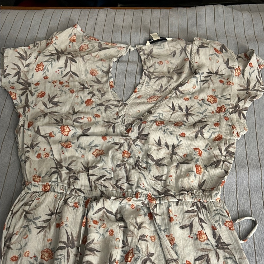 American Eagle Outfitters Floral Gray romper shorts with long skirt like wrap - Picture 3 of 5
